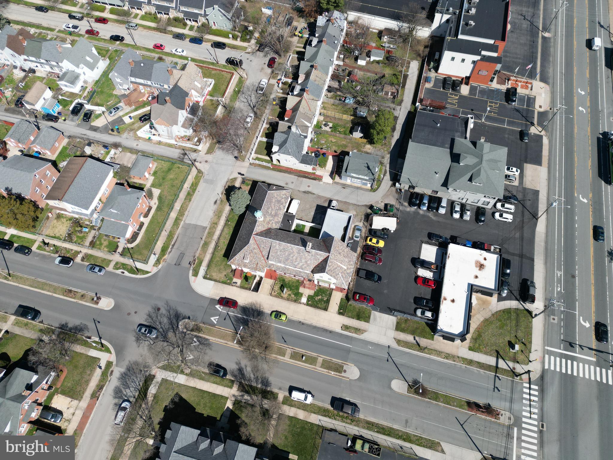 8 COMMONWEALTH AVENUE
