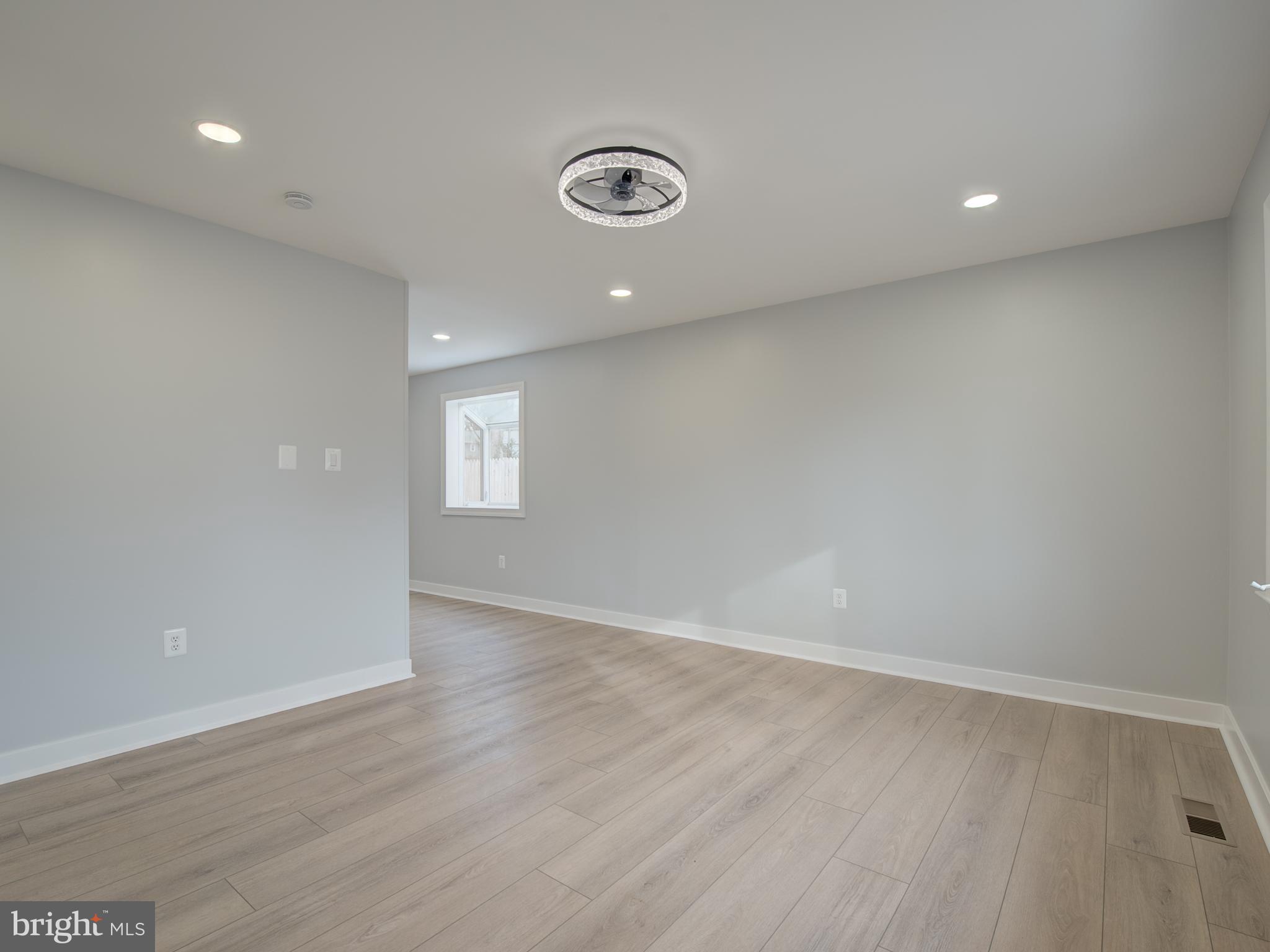 SUBURBIA - Residential