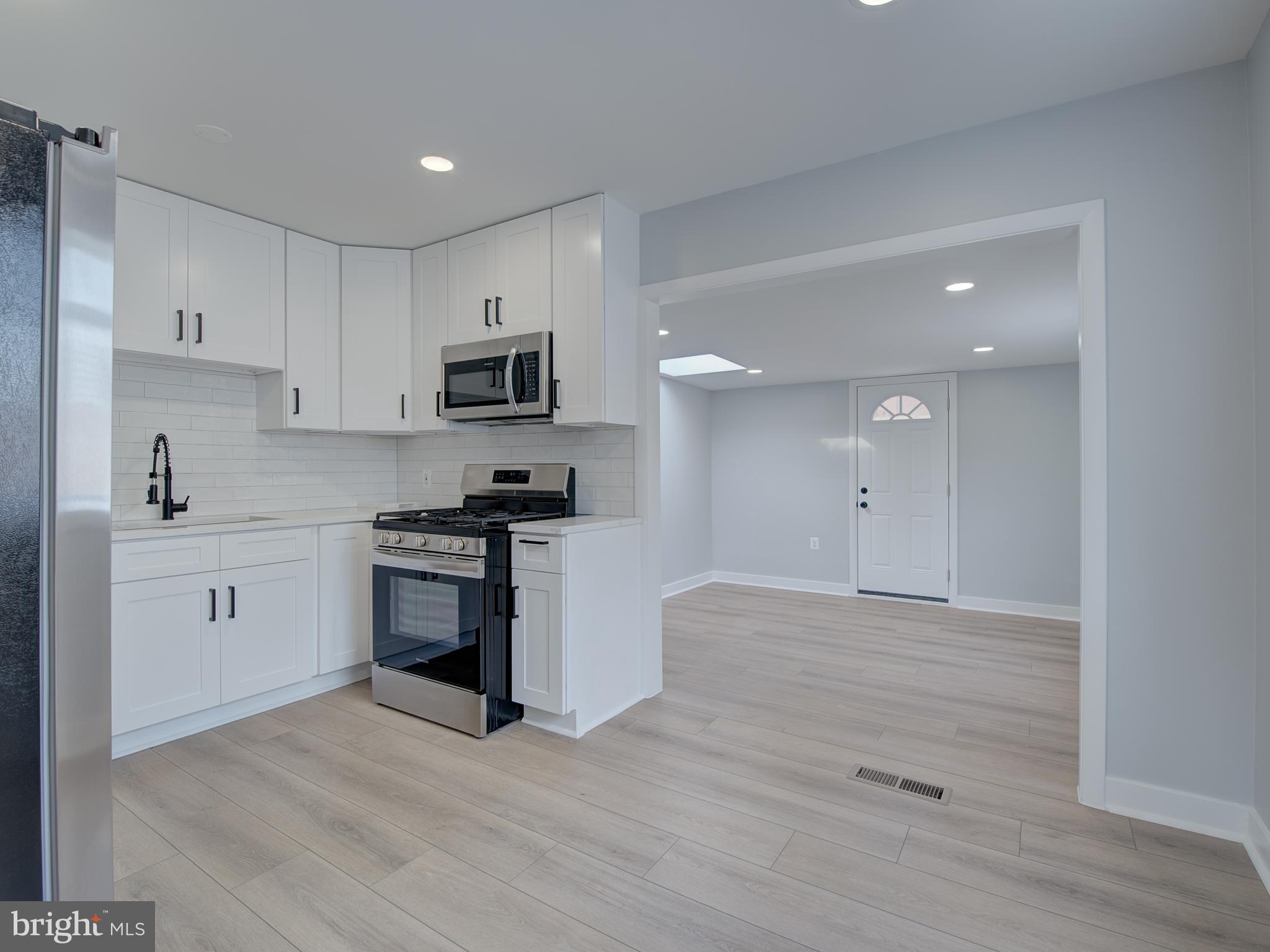 SUBURBIA - Residential