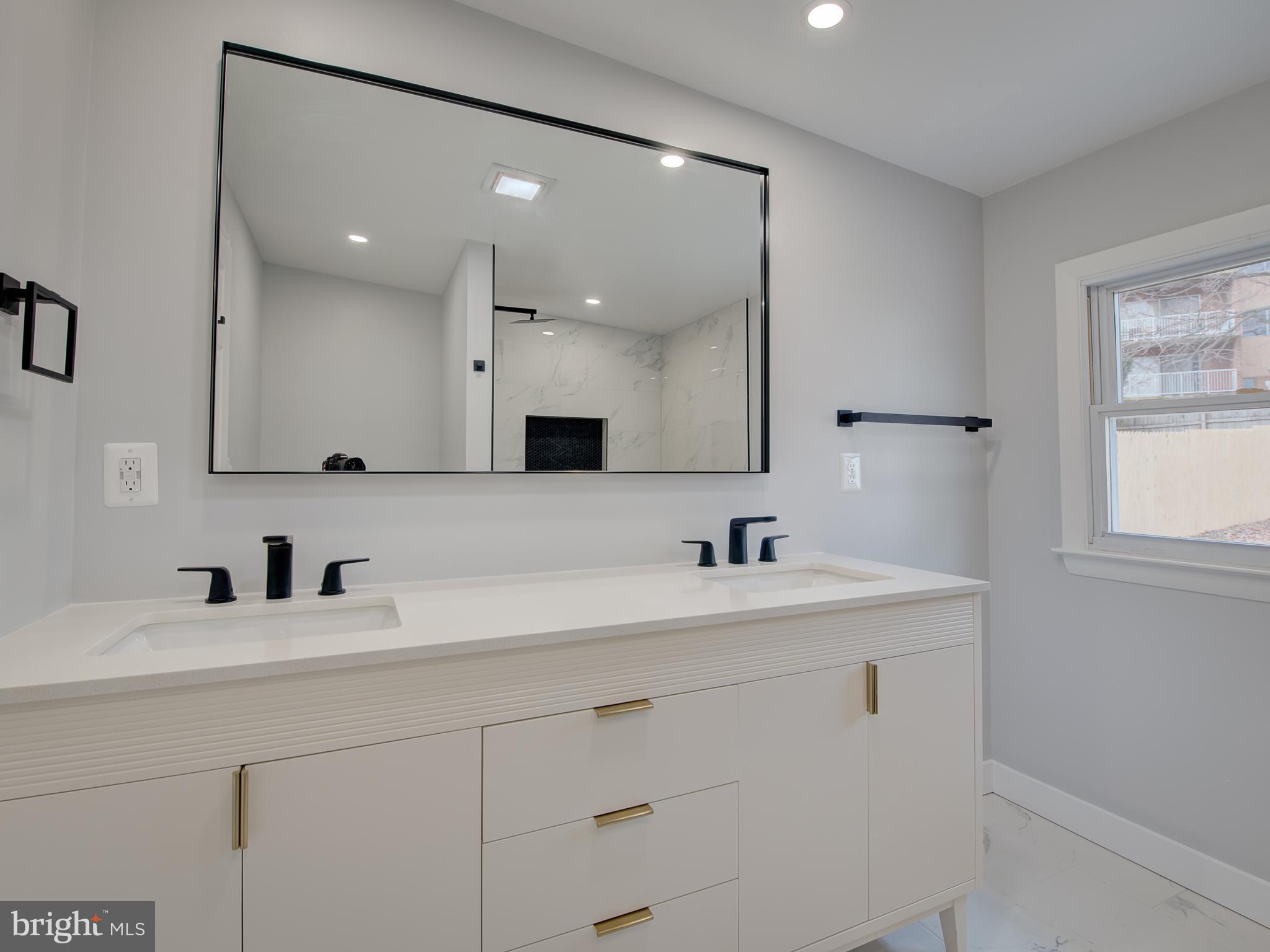 SUBURBIA - Residential