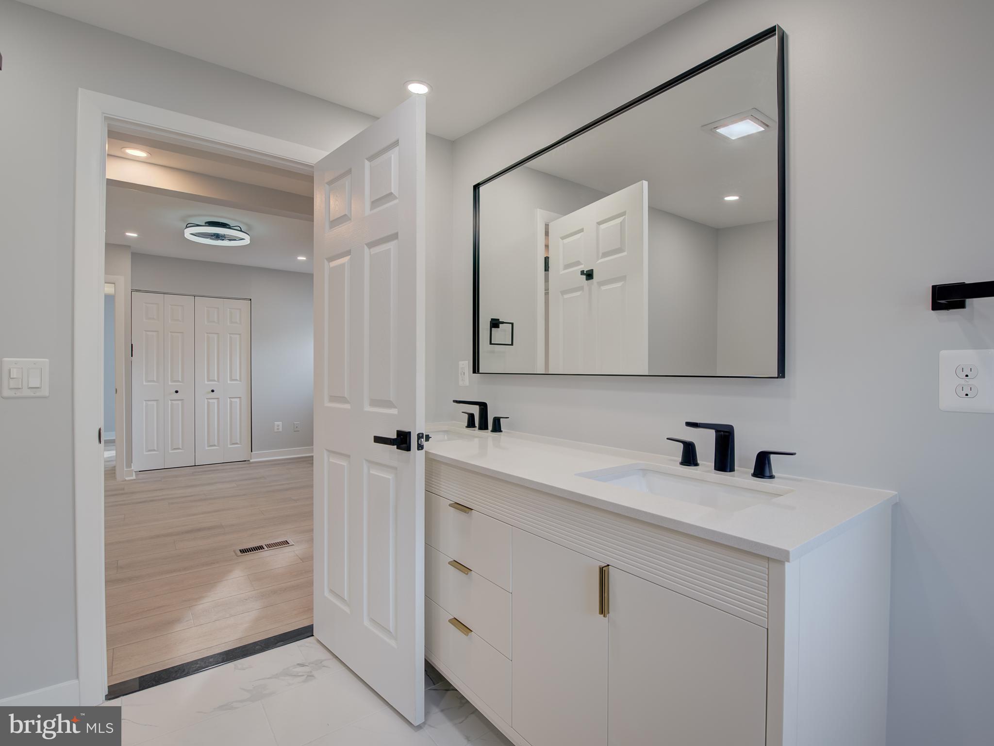 SUBURBIA - Residential