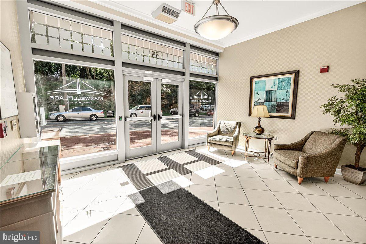 MAXWELL PLACE - Residential