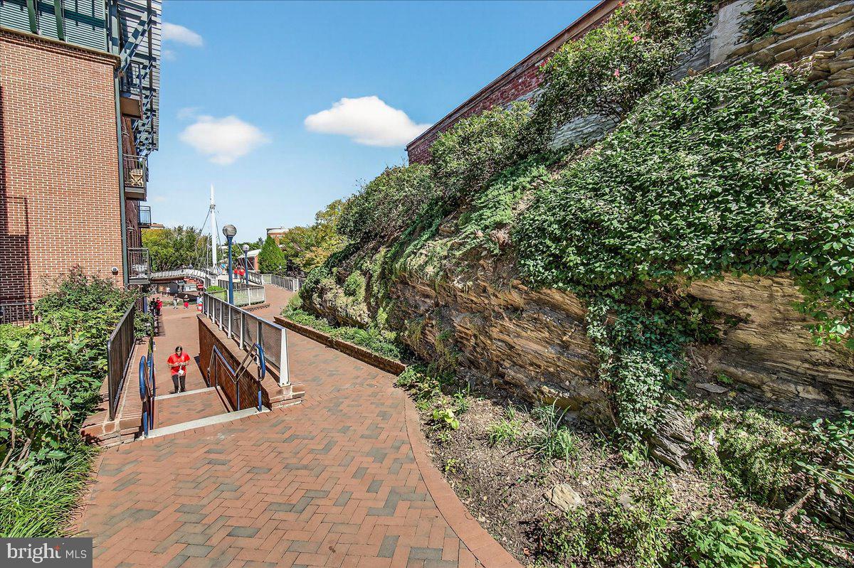 MAXWELL PLACE - Residential