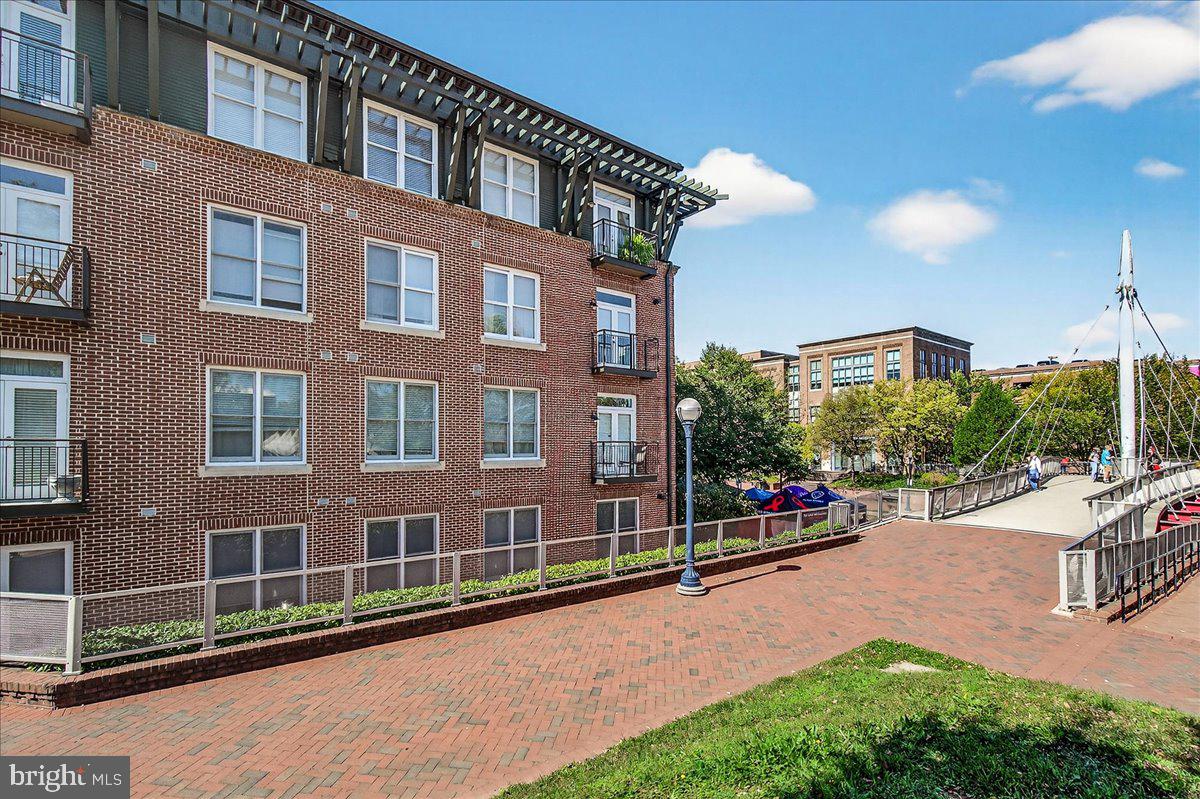 MAXWELL PLACE - Residential