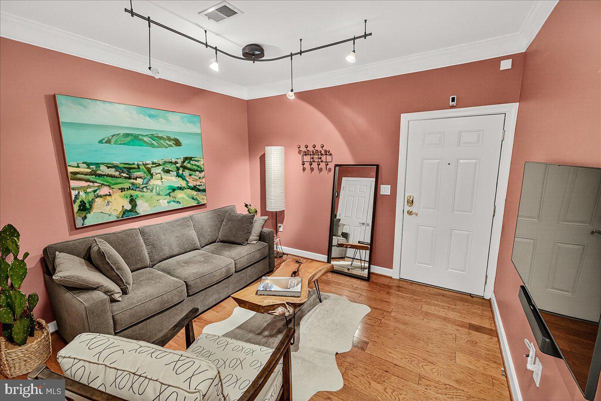 MAXWELL PLACE - Residential