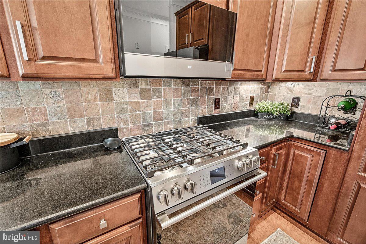 MAXWELL PLACE - Residential