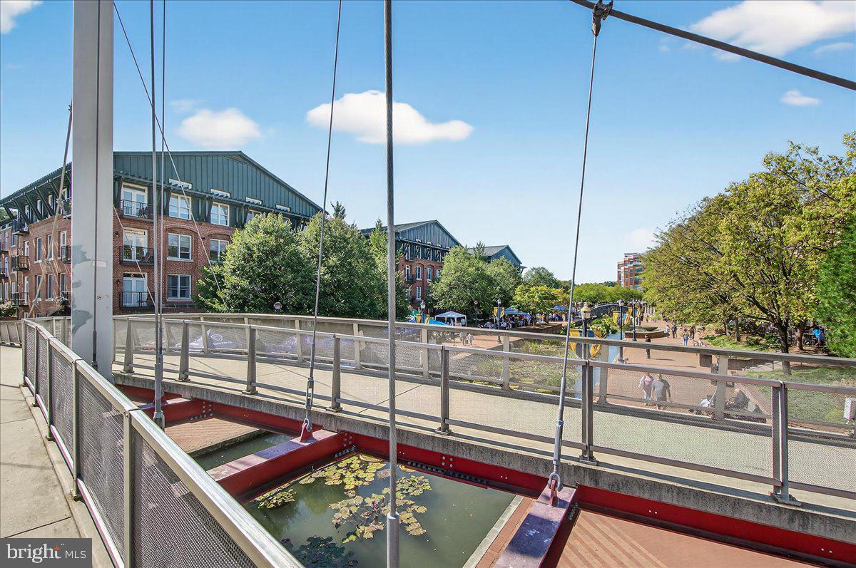 MAXWELL PLACE - Residential