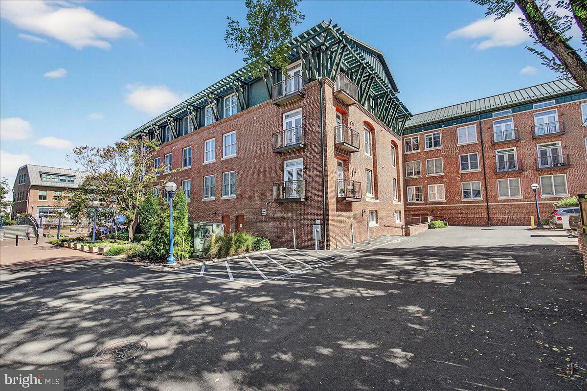 MAXWELL PLACE - Residential