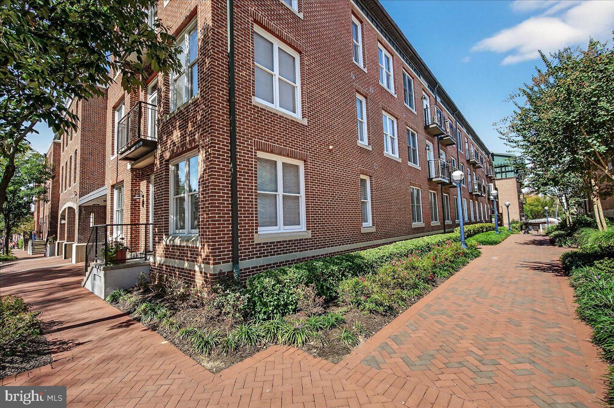 MAXWELL PLACE - Residential