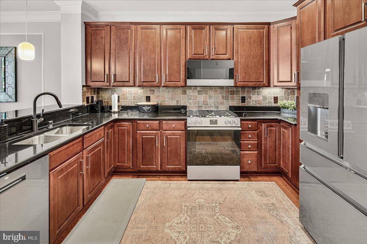 MAXWELL PLACE - Residential