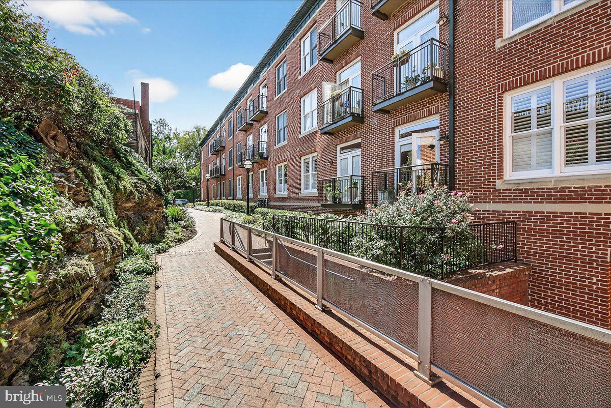 MAXWELL PLACE - Residential