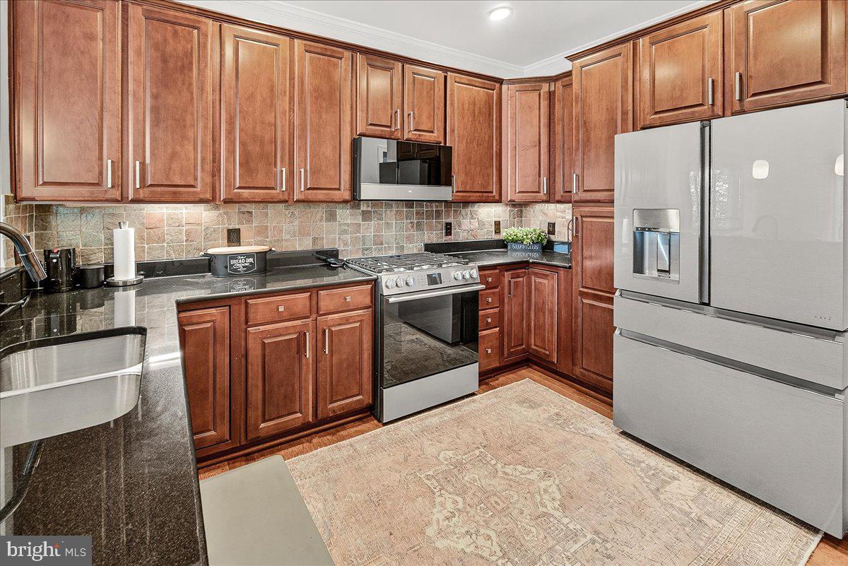 MAXWELL PLACE - Residential