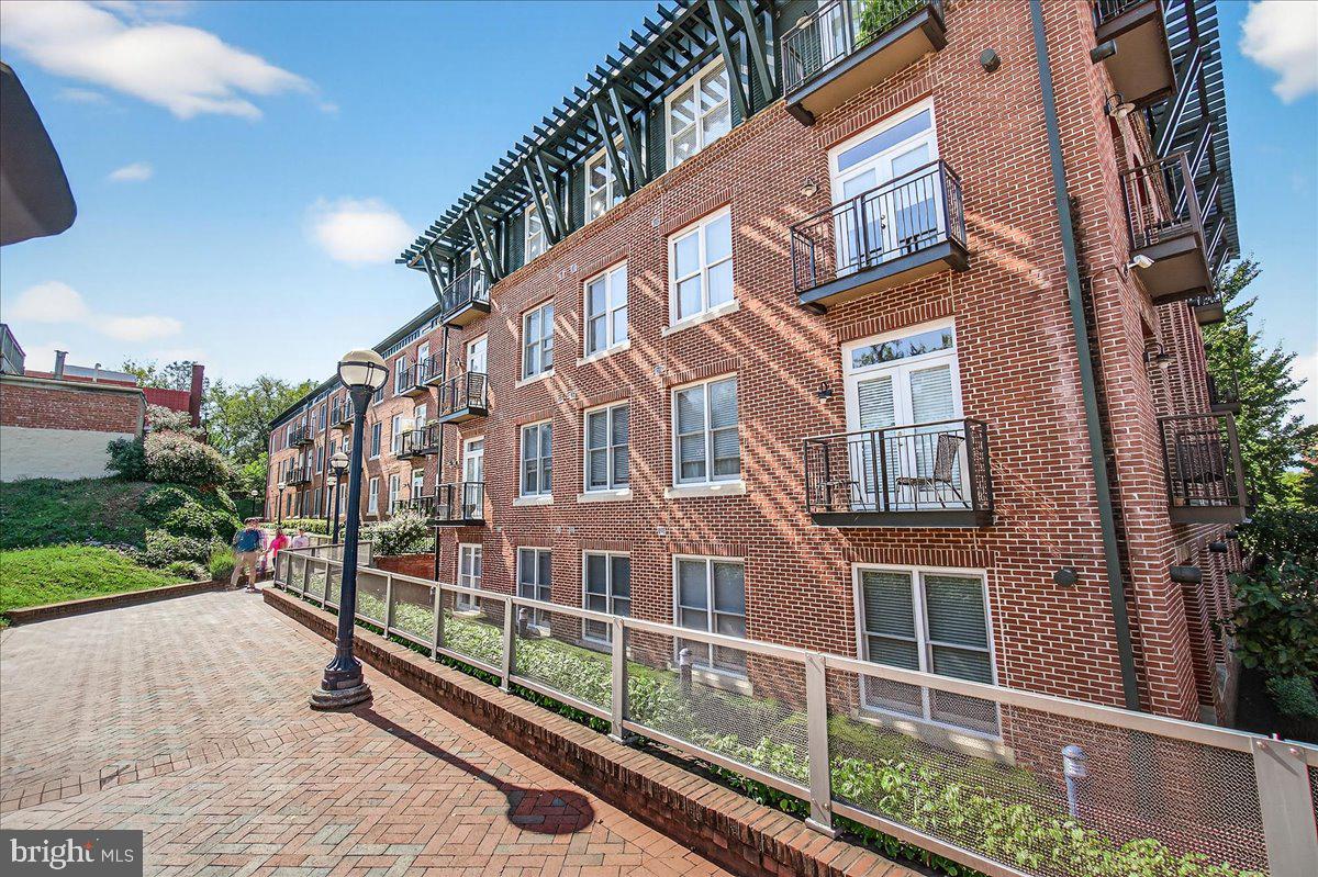 MAXWELL PLACE - Residential