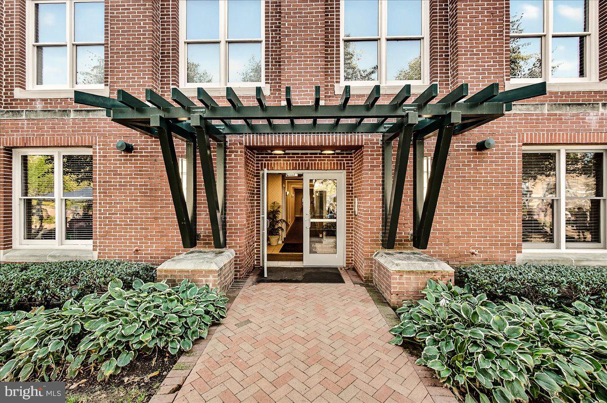 MAXWELL PLACE - Residential