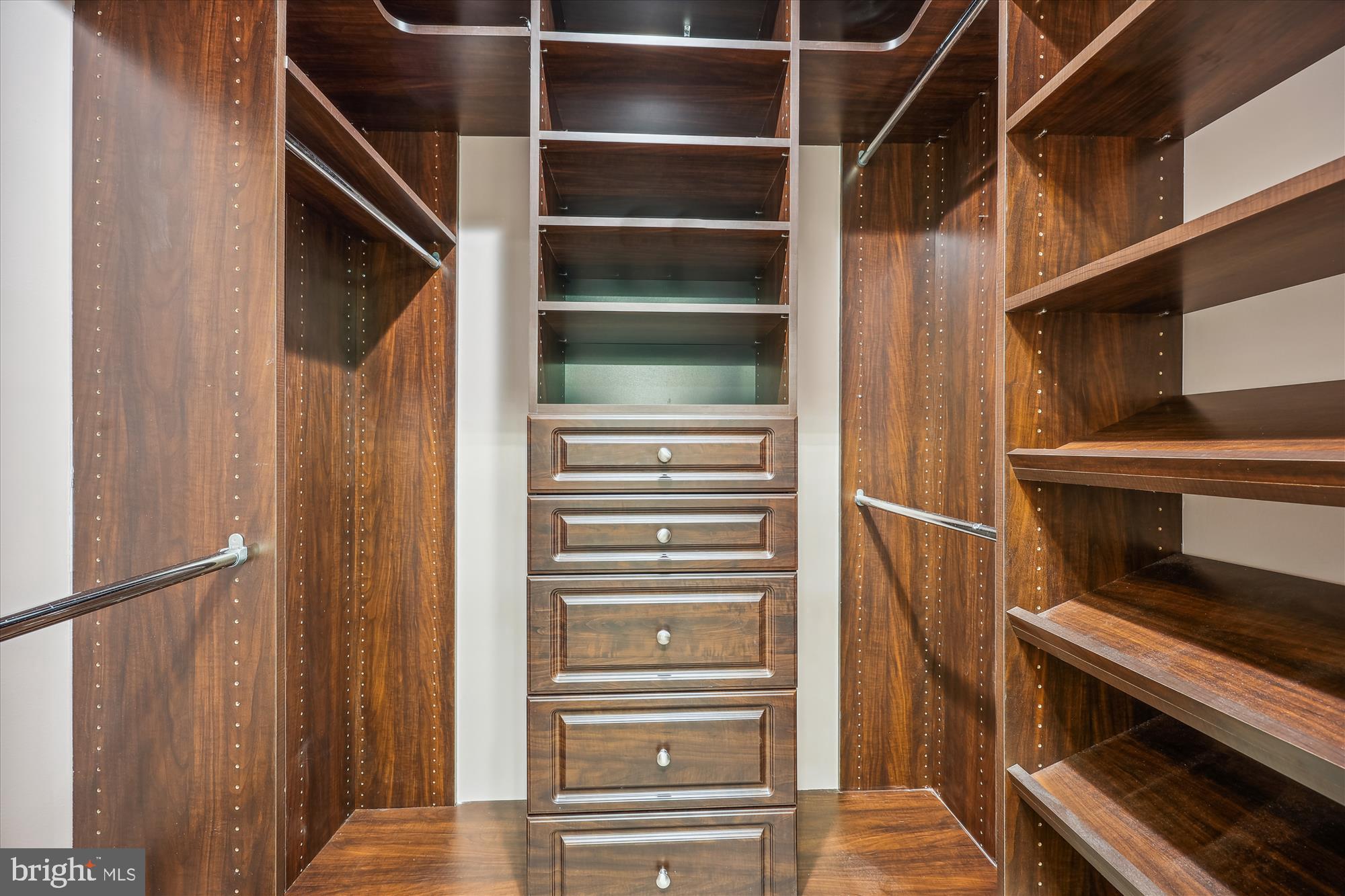 AVENEL - Residential