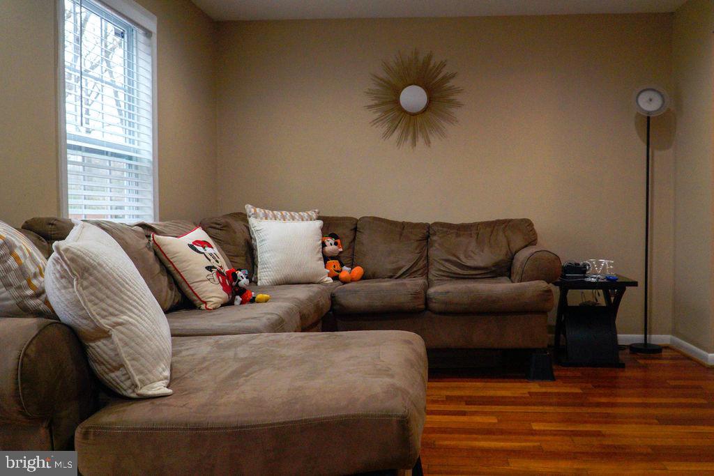 MONTPELIER OAKS - Residential