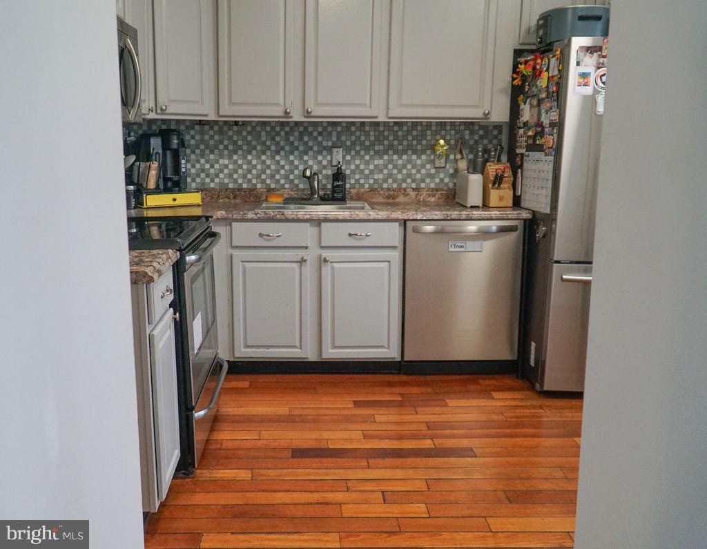 MONTPELIER OAKS - Residential