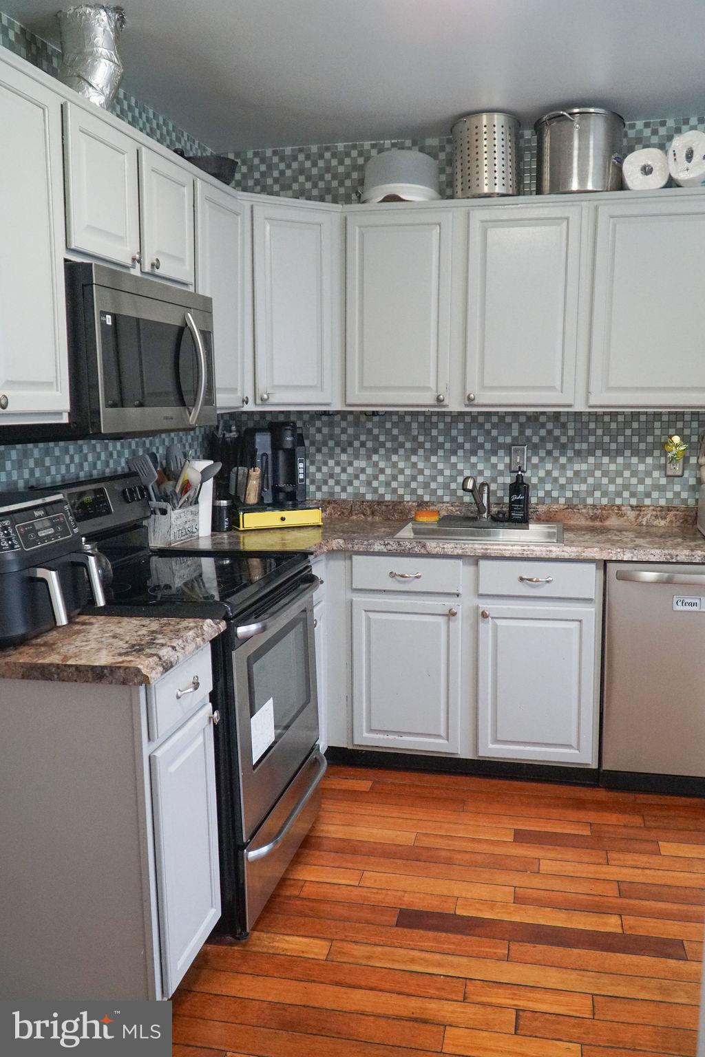 MONTPELIER OAKS - Residential