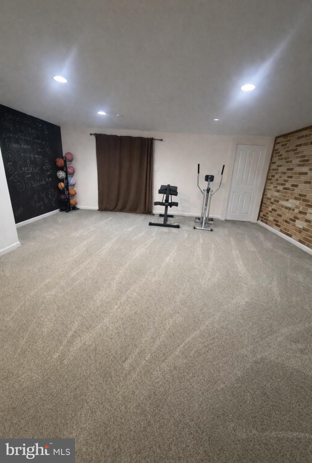 MONTPELIER OAKS - Residential