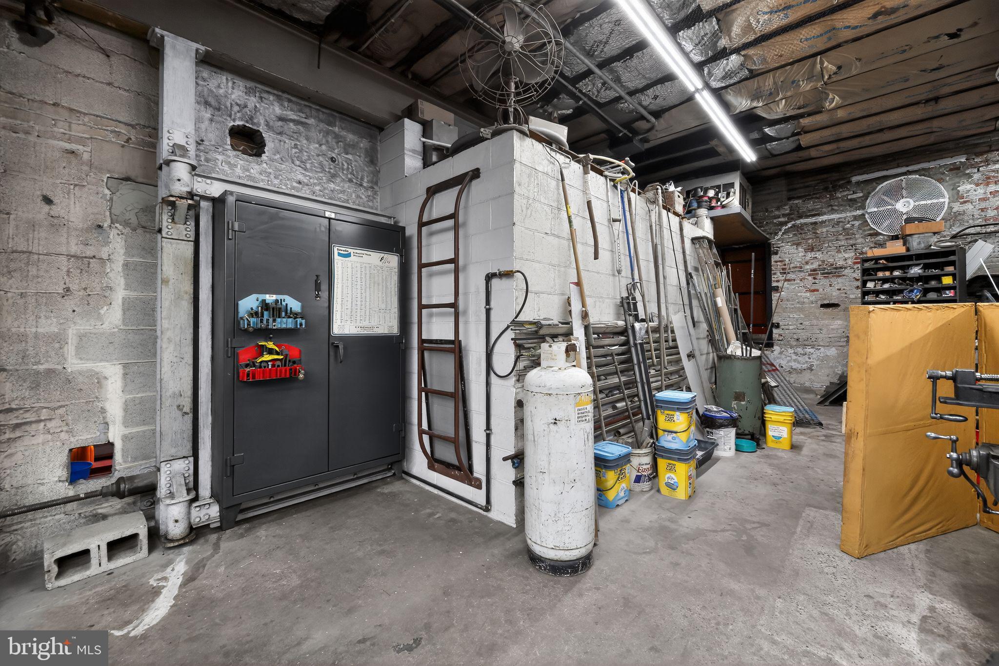 HARROWGATE - Commercial Sale