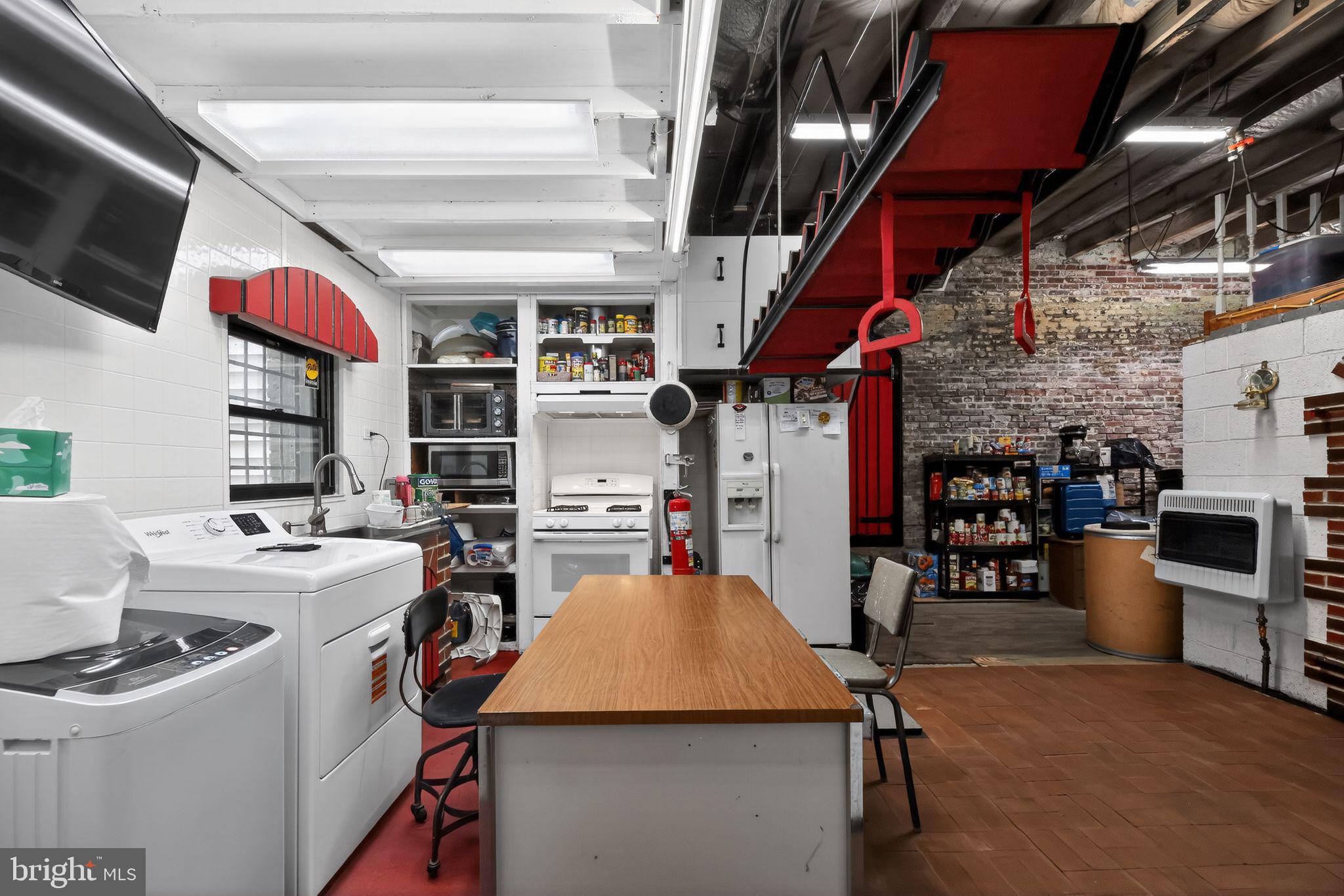 HARROWGATE - Commercial Sale