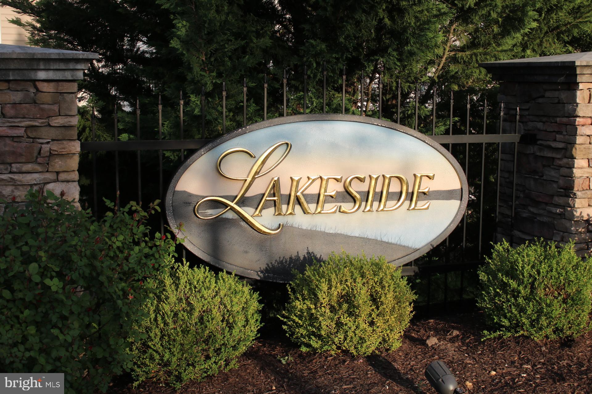 LAKESIDE - Residential