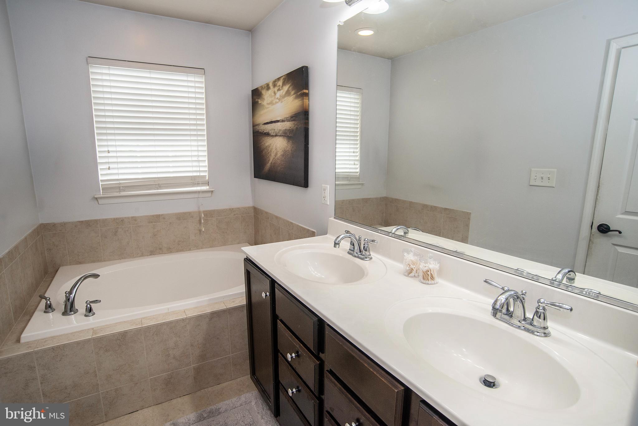 LAKESIDE - Residential