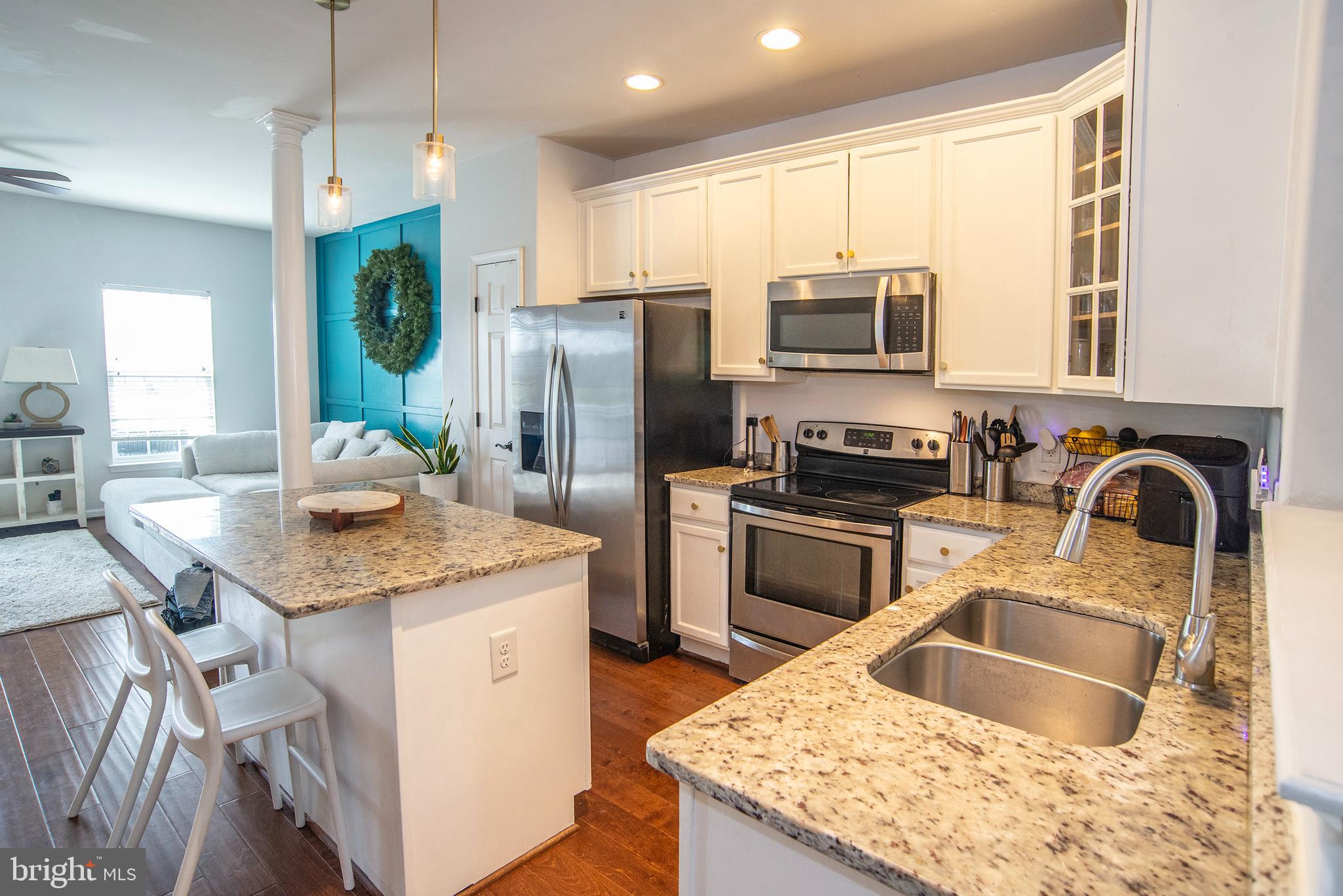 LAKESIDE - Residential