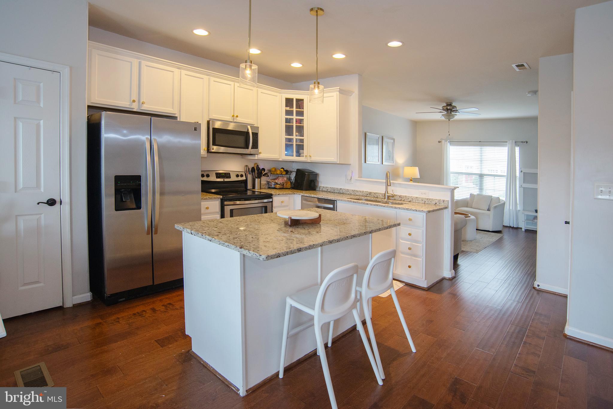 LAKESIDE - Residential