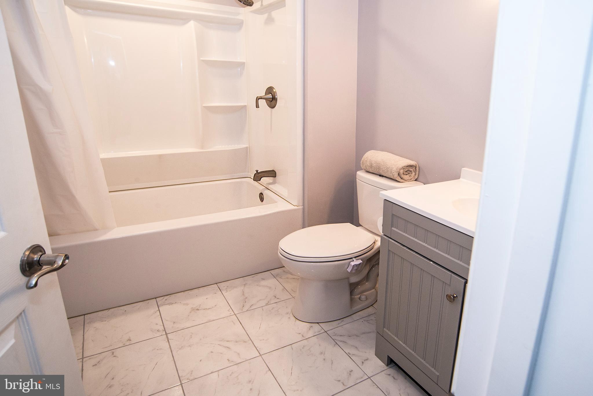 LAKESIDE - Residential