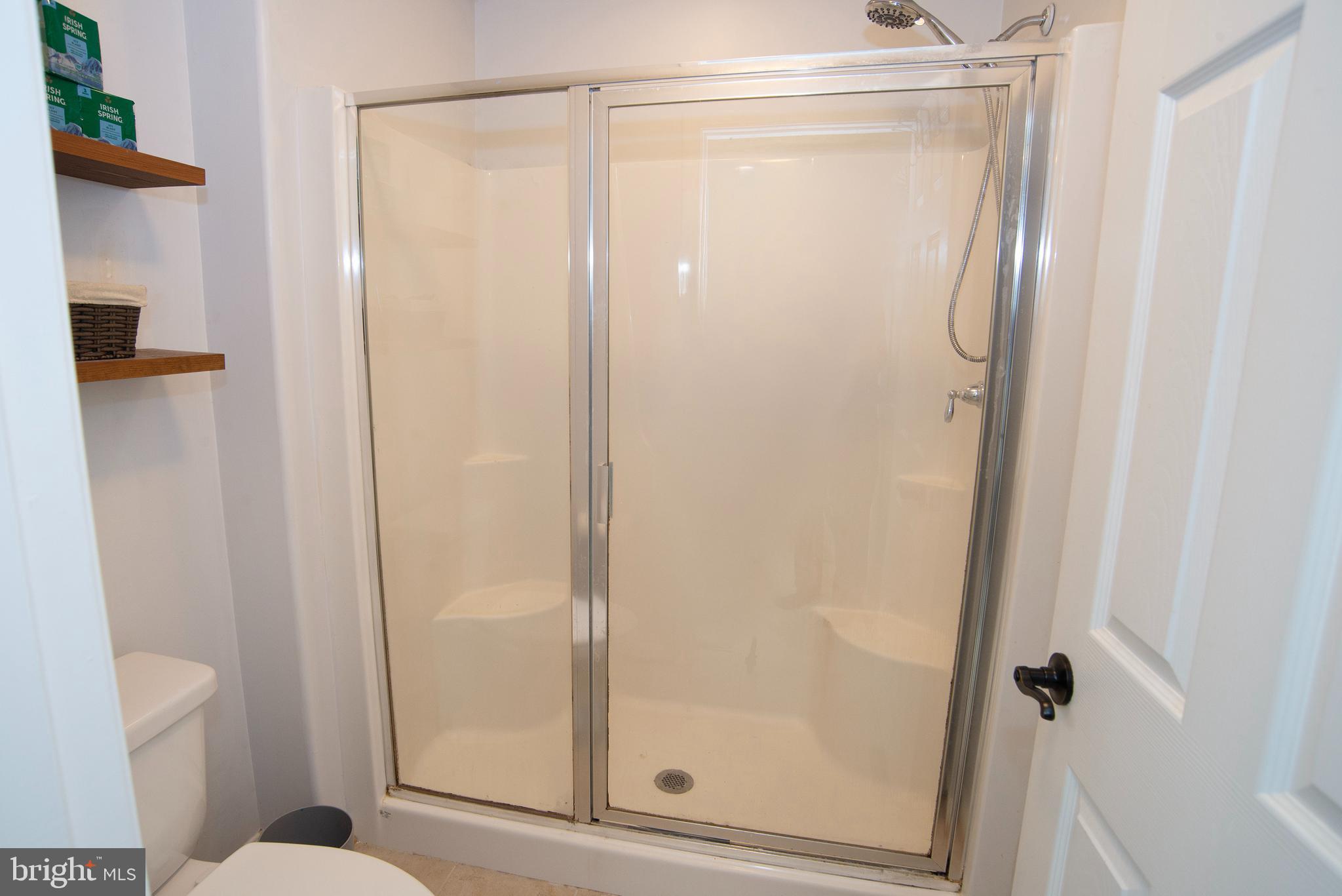 LAKESIDE - Residential