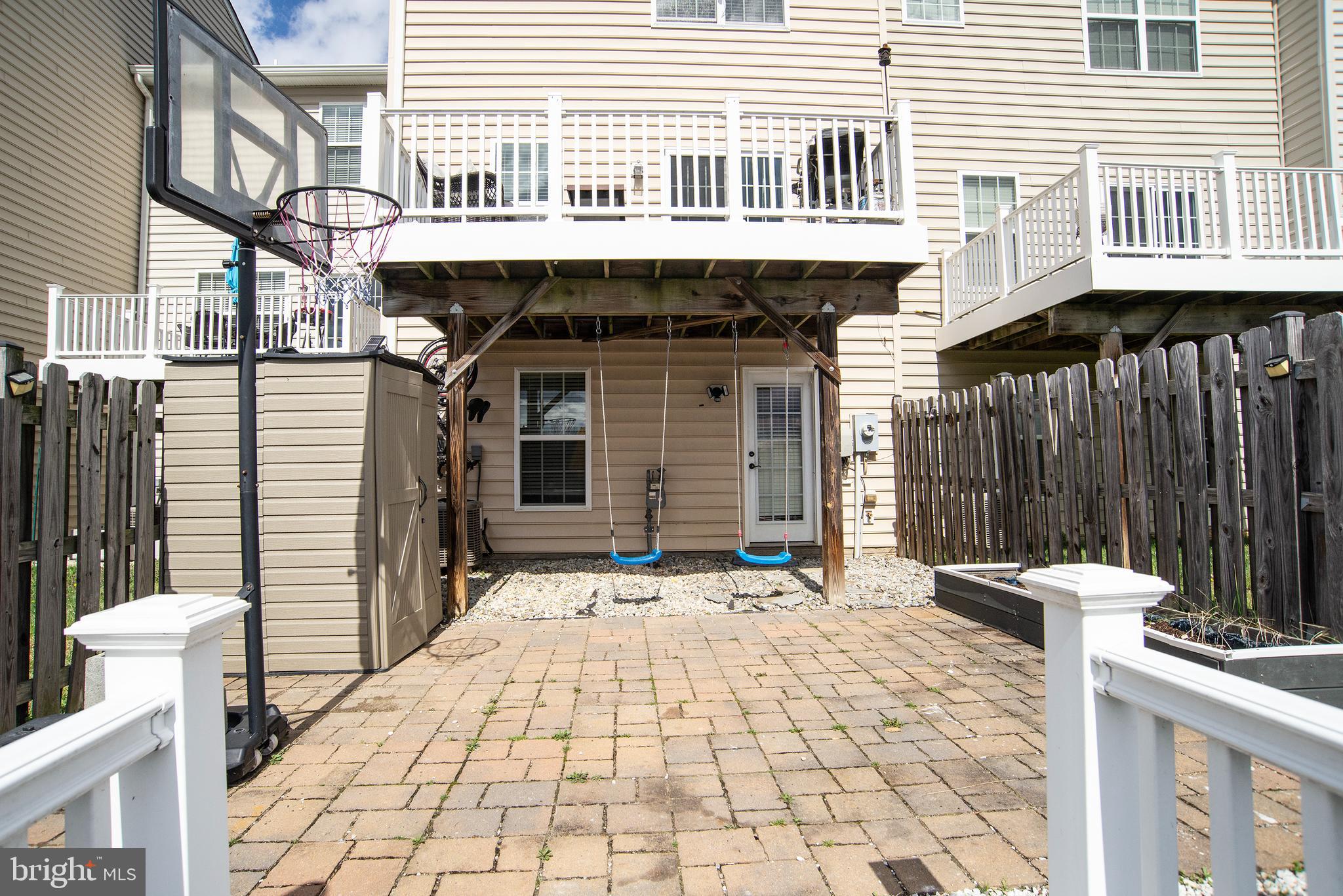 LAKESIDE - Residential