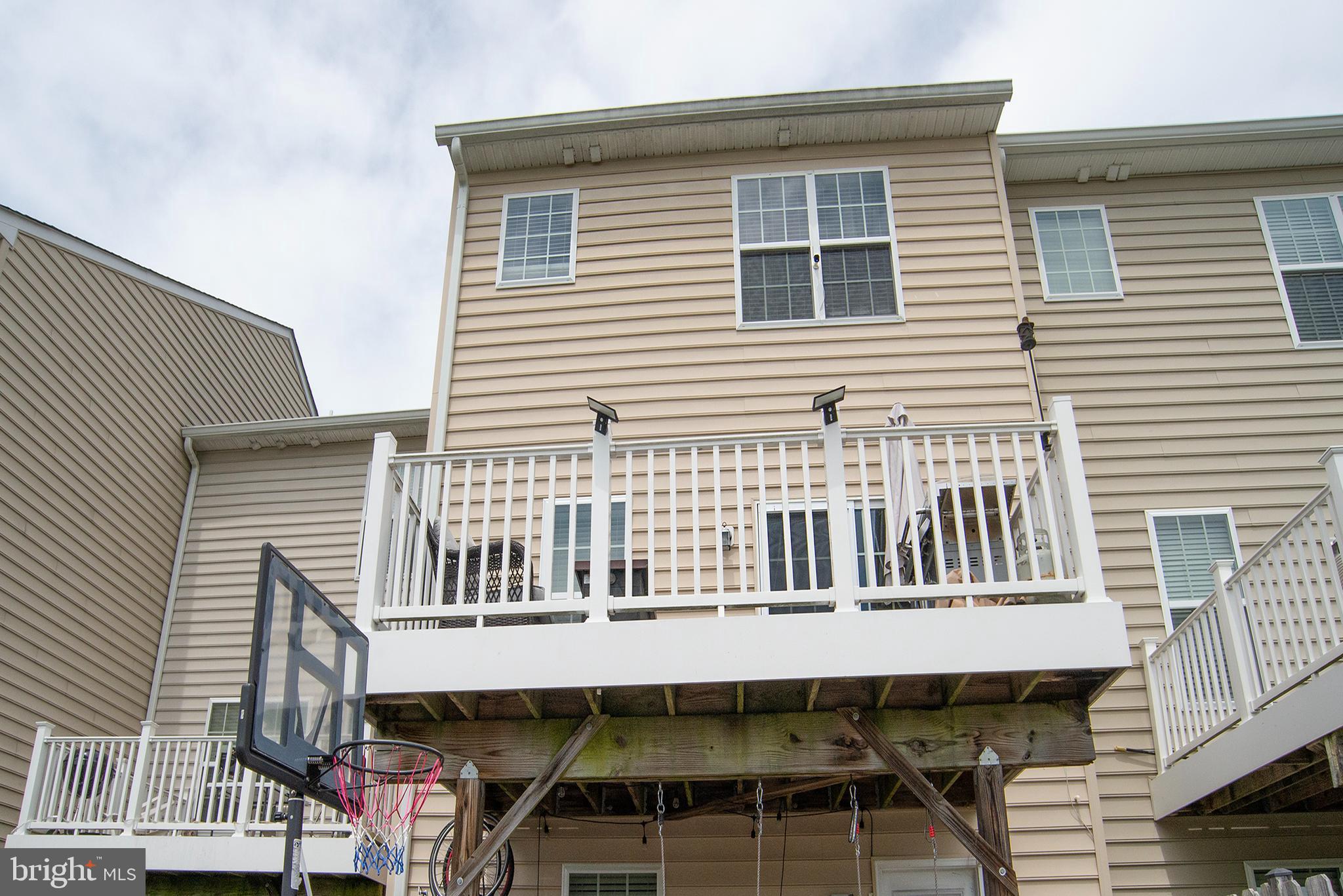 LAKESIDE - Residential