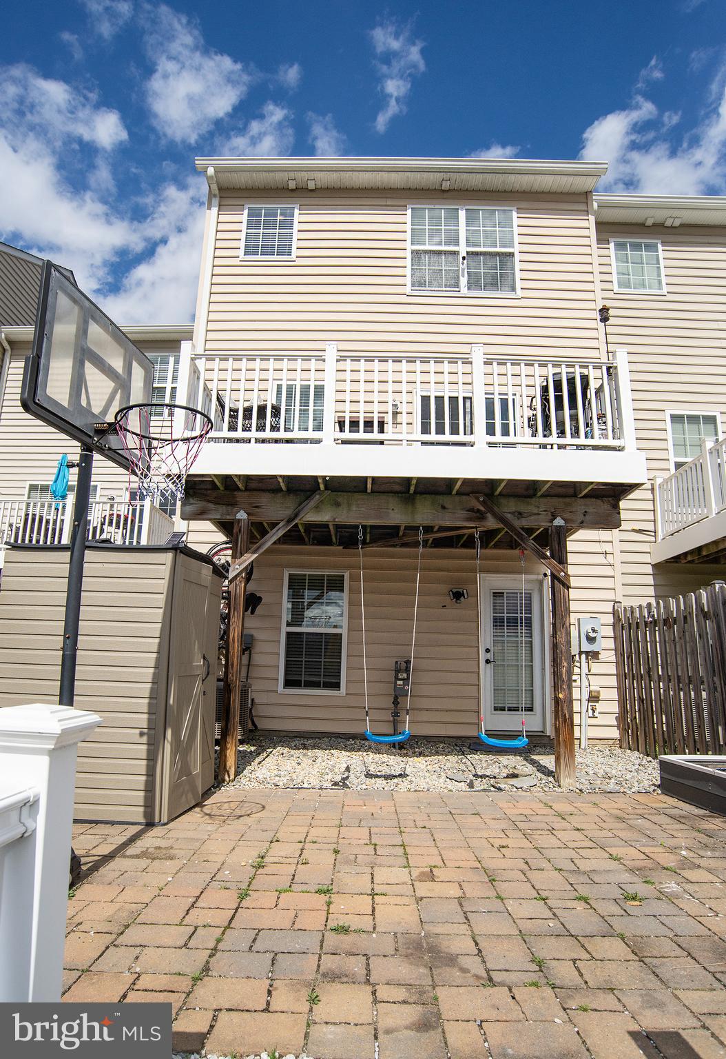 LAKESIDE - Residential