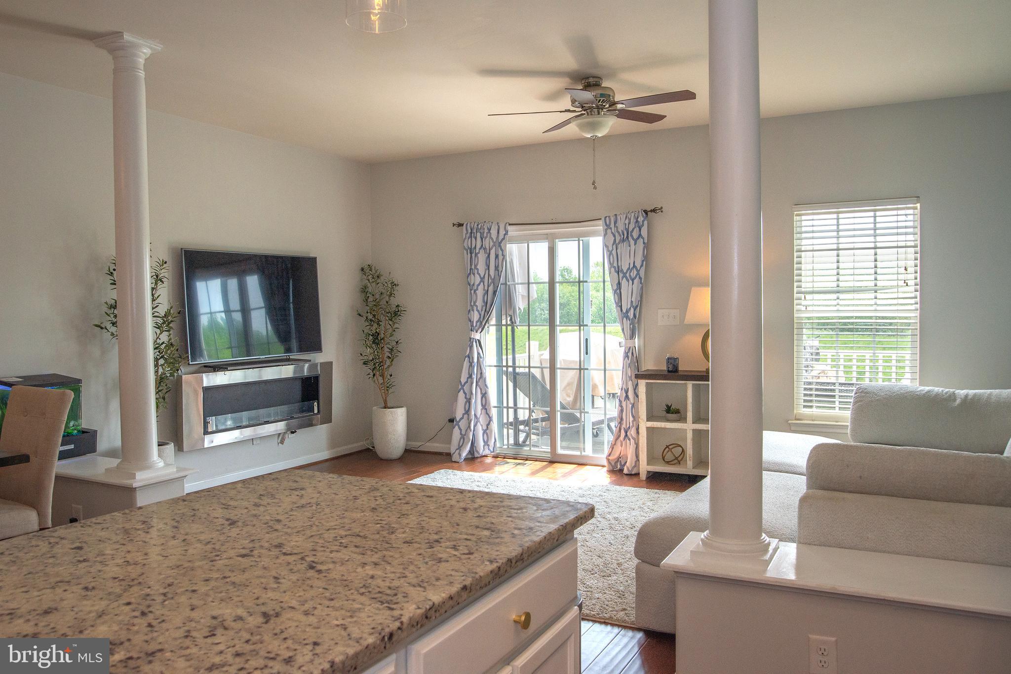 LAKESIDE - Residential