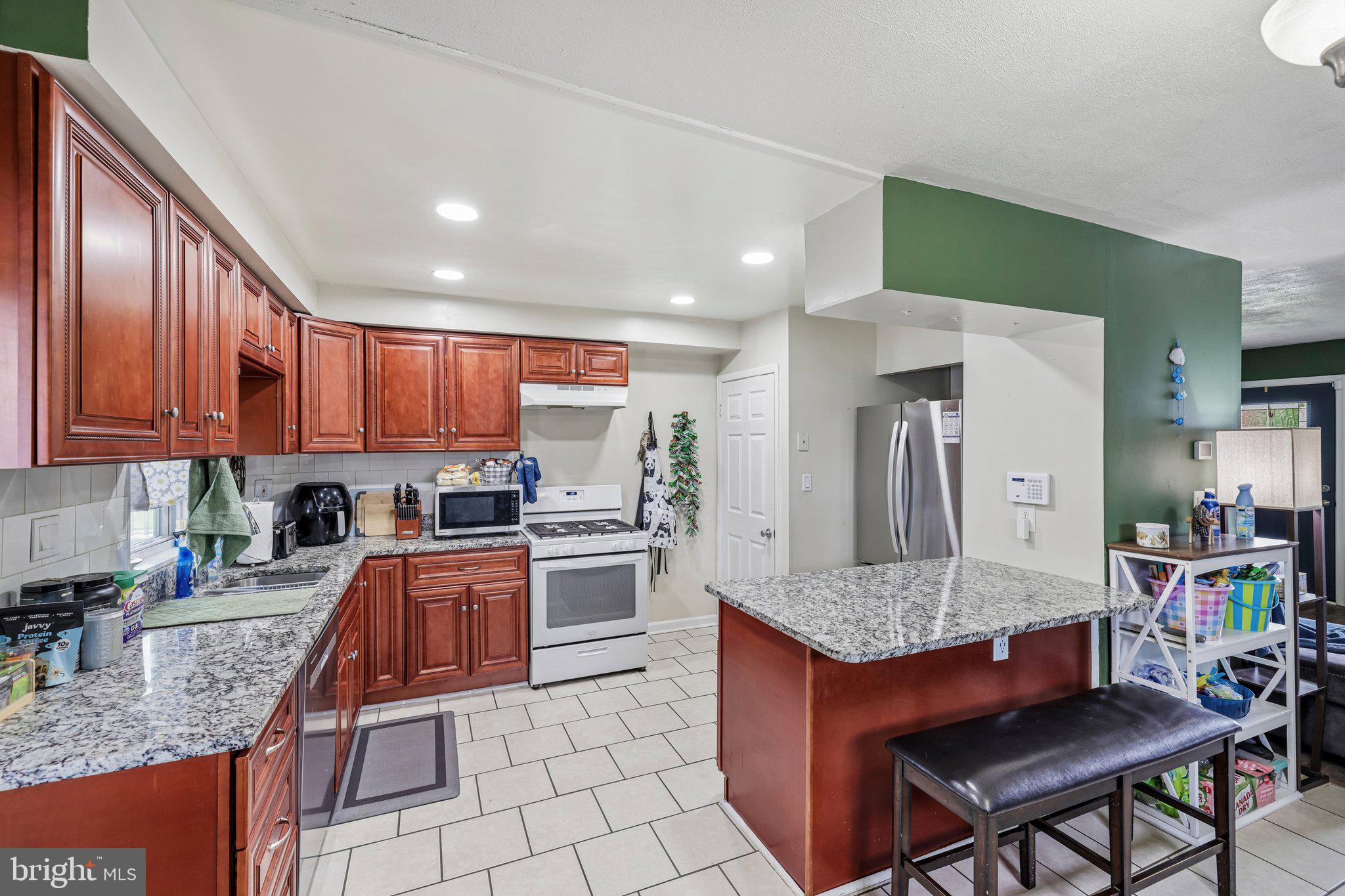 RIVERWOOD PARK - Residential