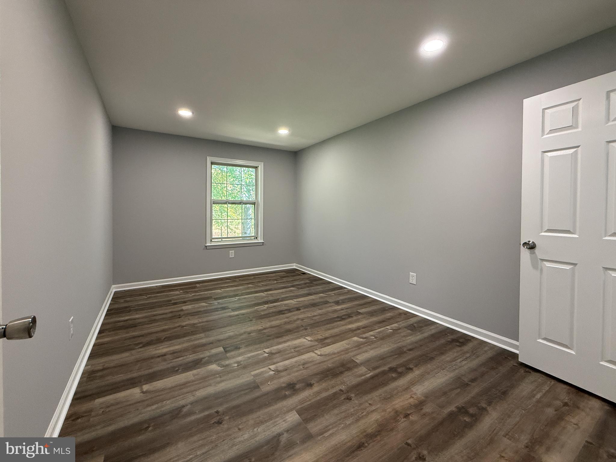 PINE TREE RIDGE - Residential Lease