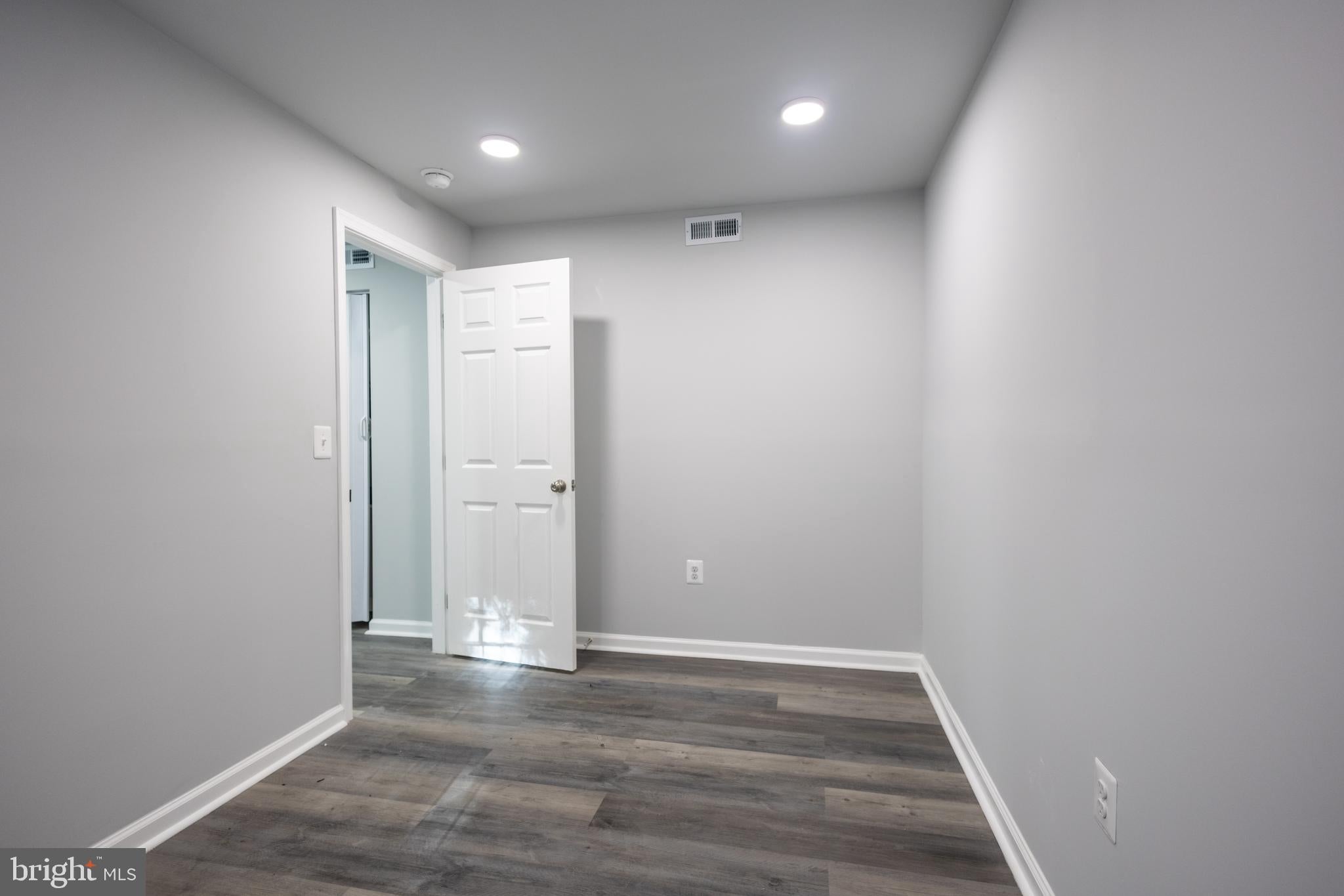1302 MORRIS ROAD SE B3