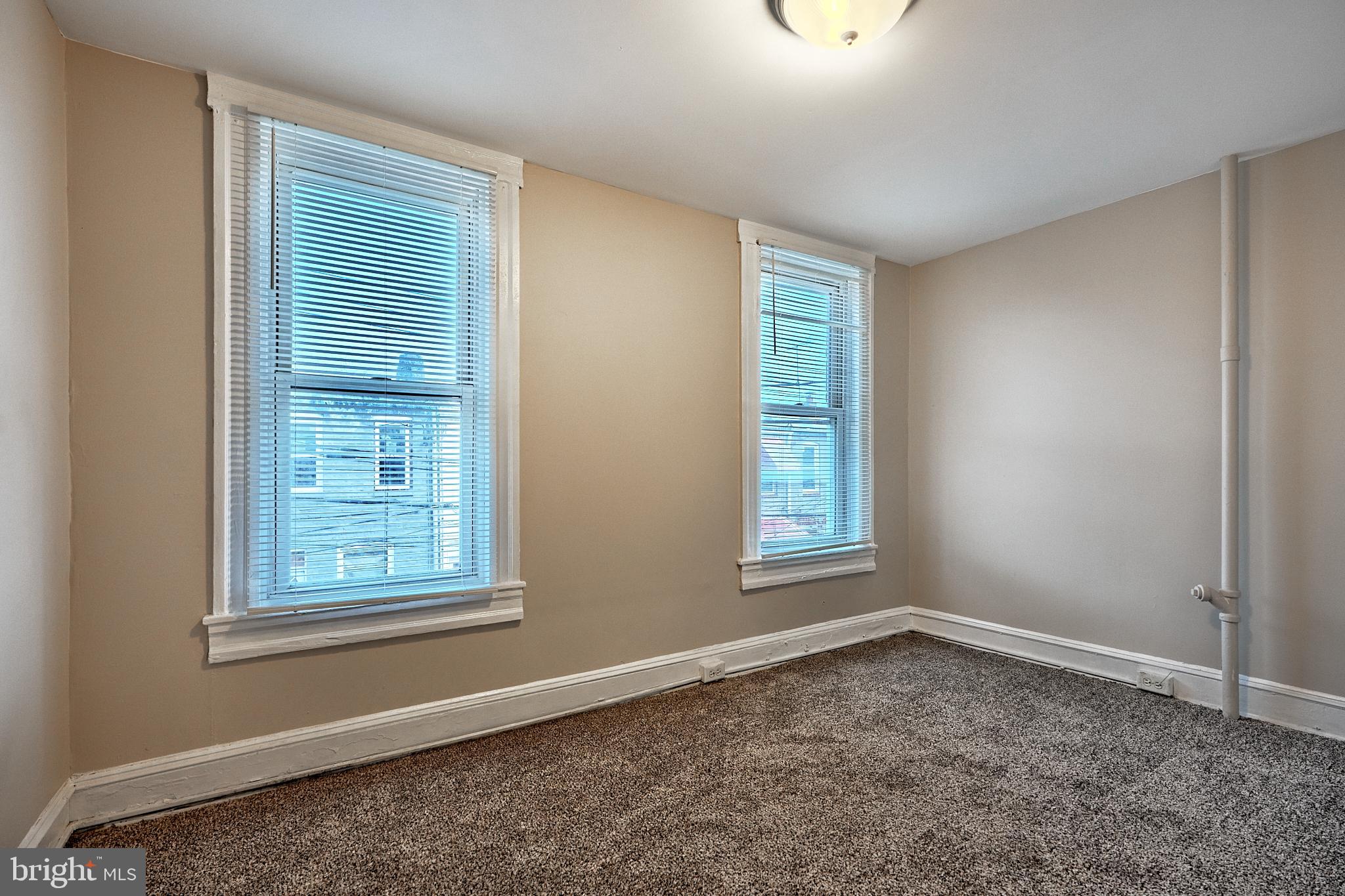 ELLWOOD PARK - Residential