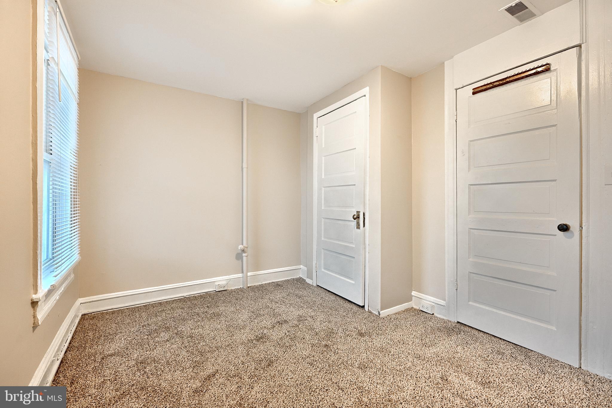 ELLWOOD PARK - Residential