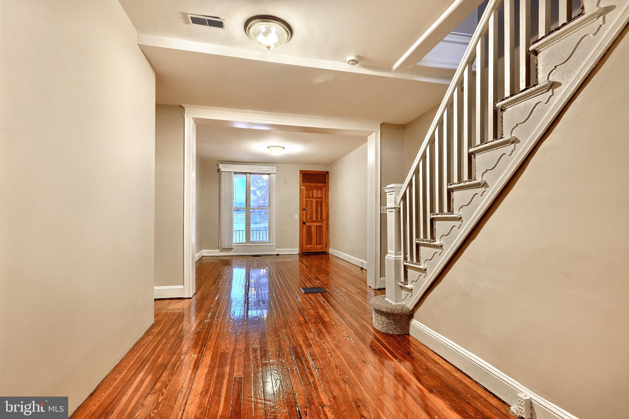 ELLWOOD PARK - Residential