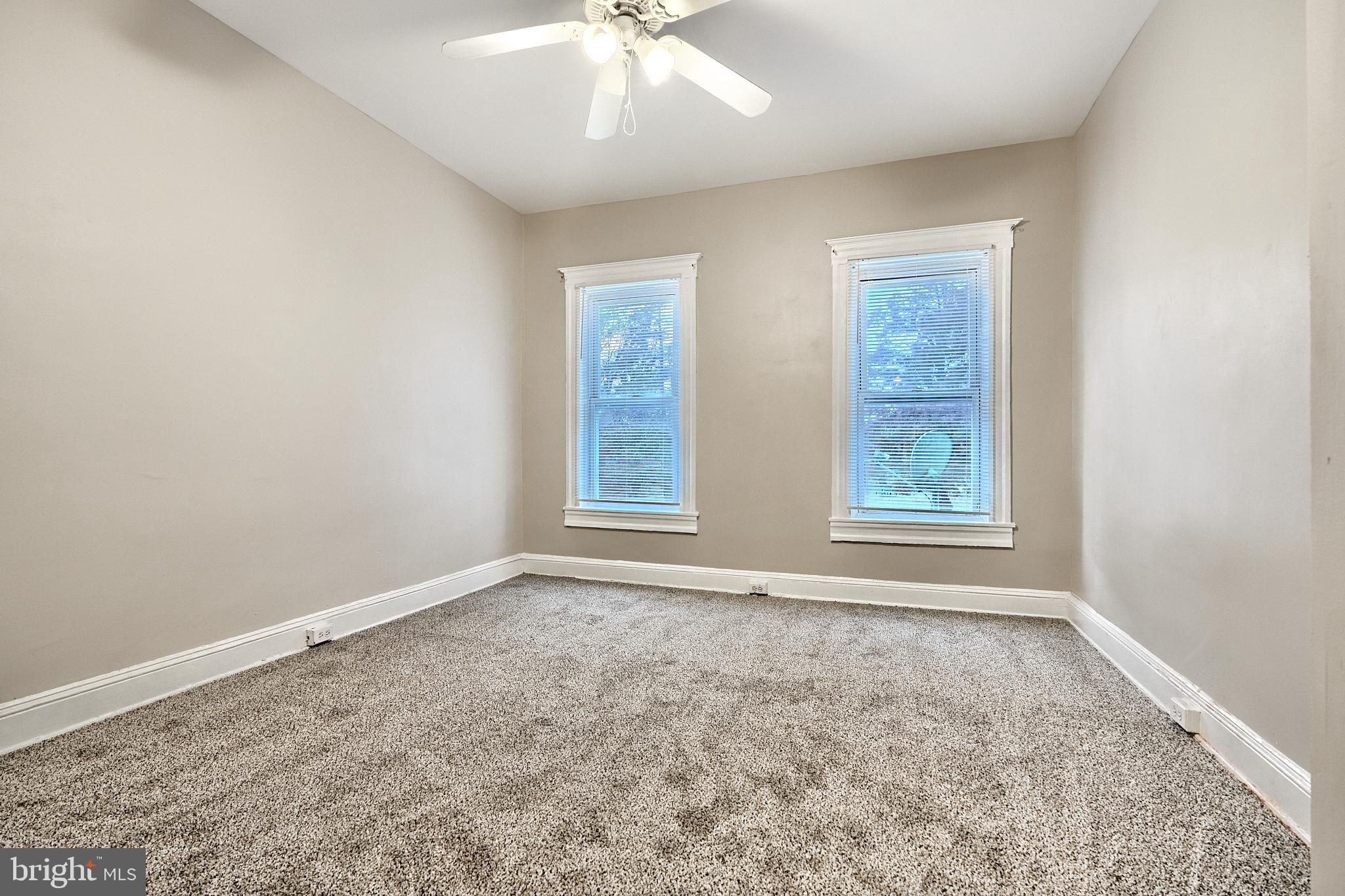 ELLWOOD PARK - Residential