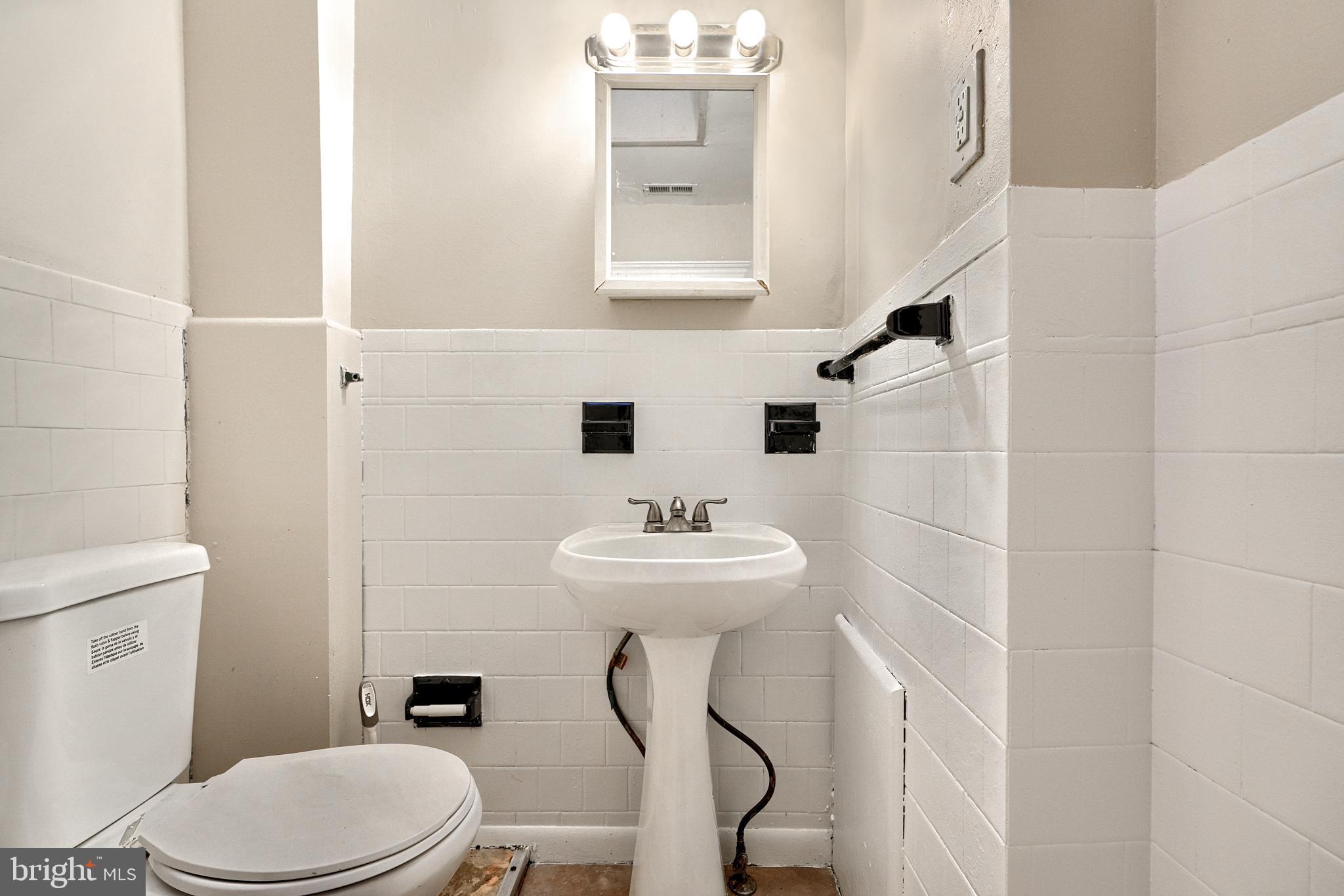 ELLWOOD PARK - Residential