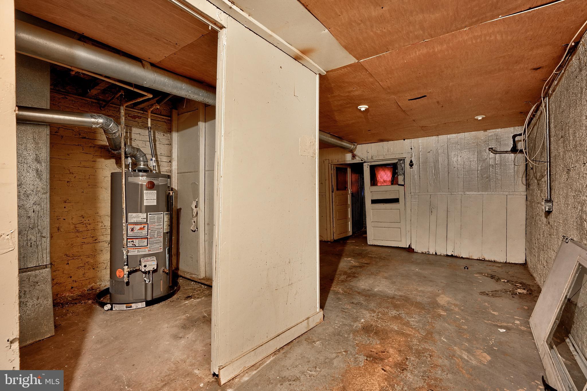 ELLWOOD PARK - Residential