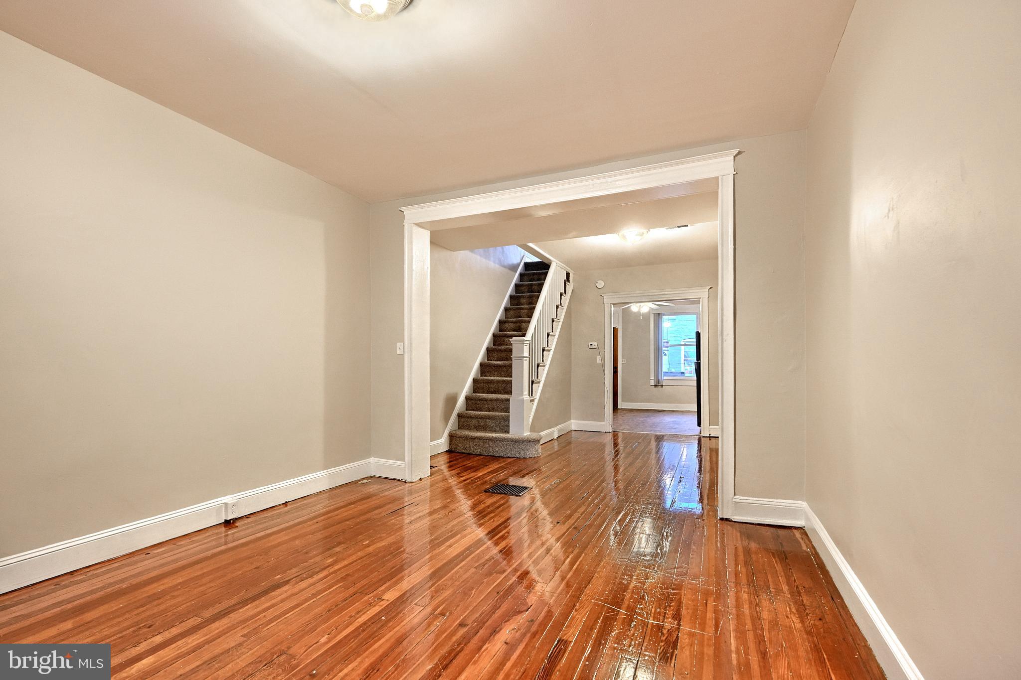 427 N ELLWOOD AVENUE