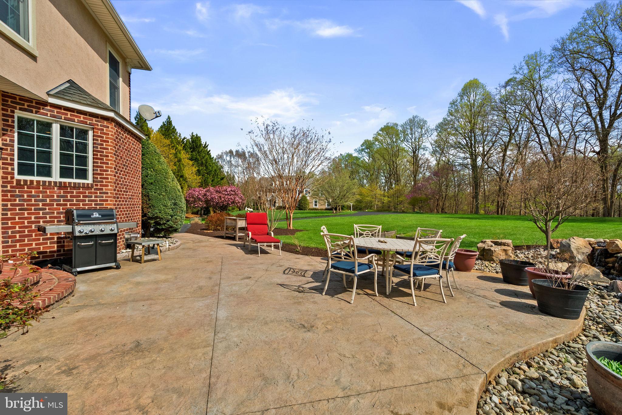 THE WARFIELDS - Residential