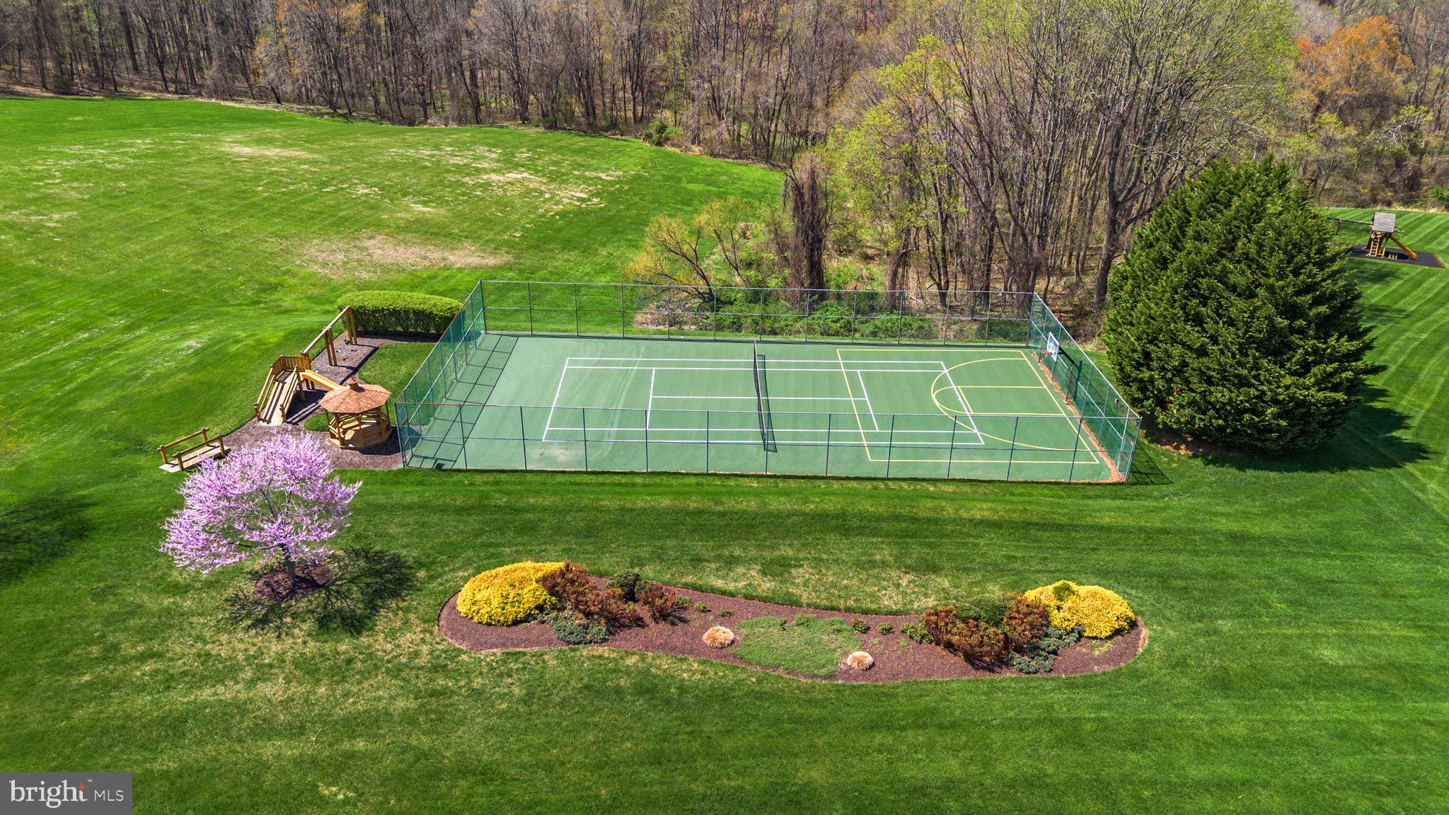 THE WARFIELDS - Residential