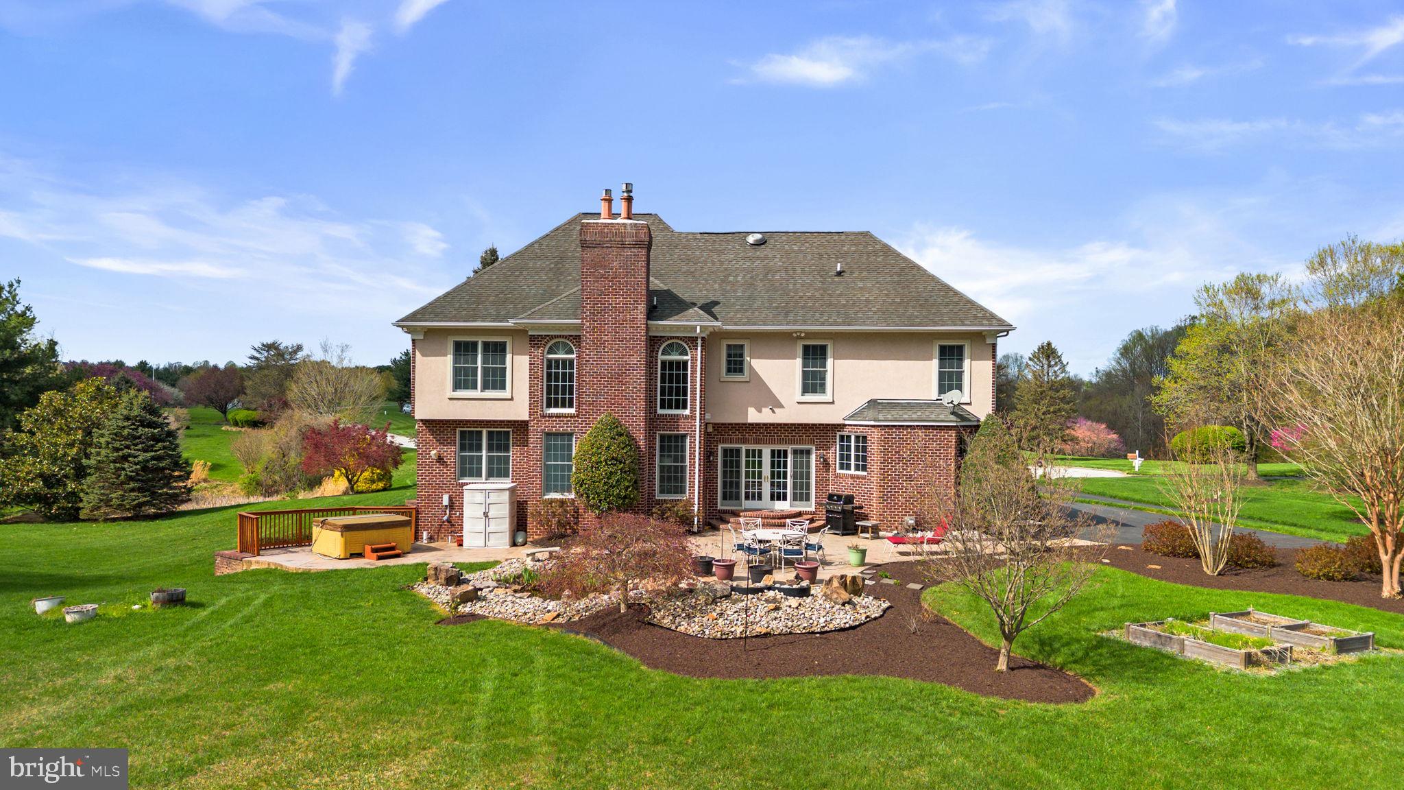 THE WARFIELDS - Residential