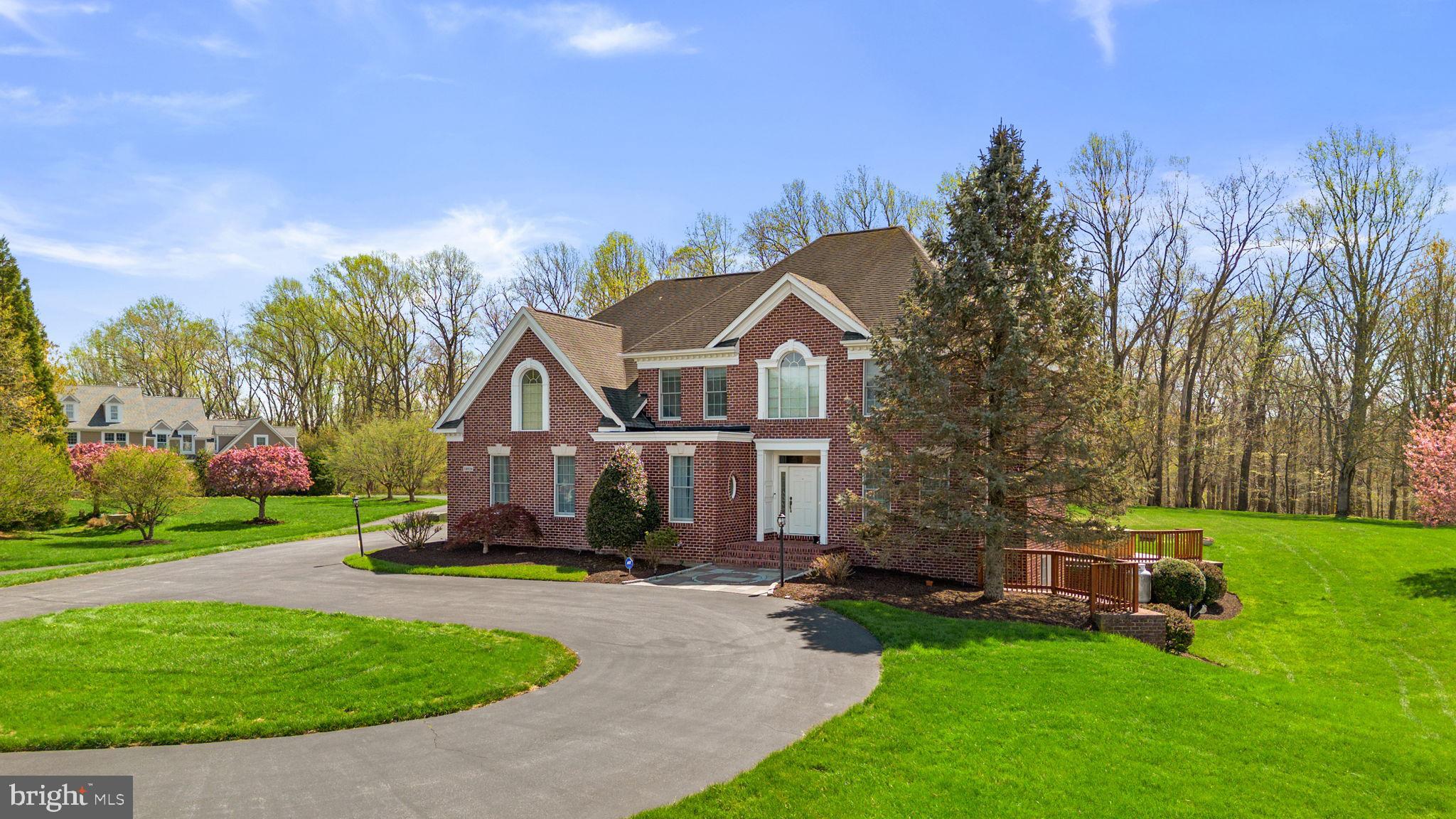 THE WARFIELDS - Residential