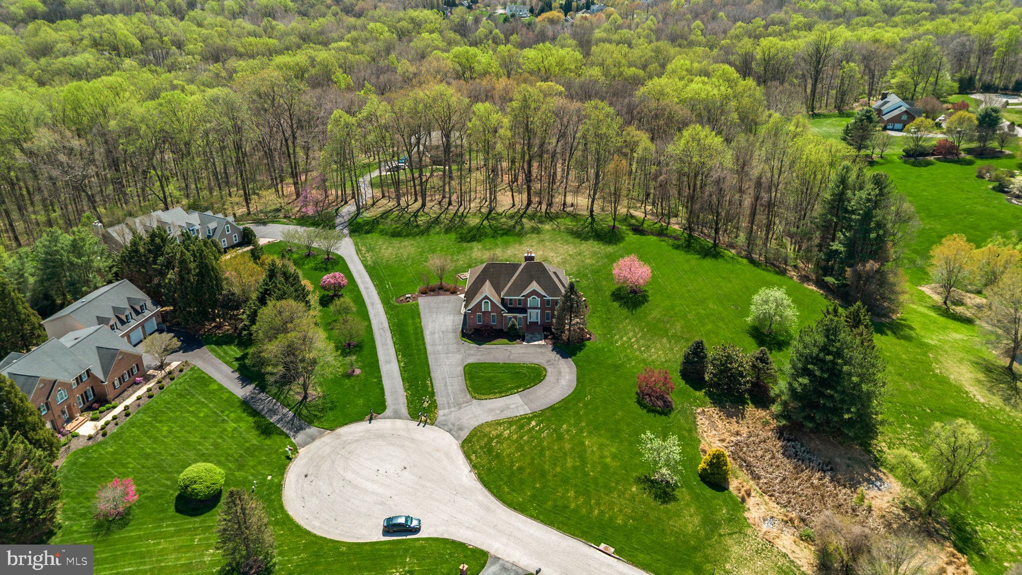 THE WARFIELDS - Residential